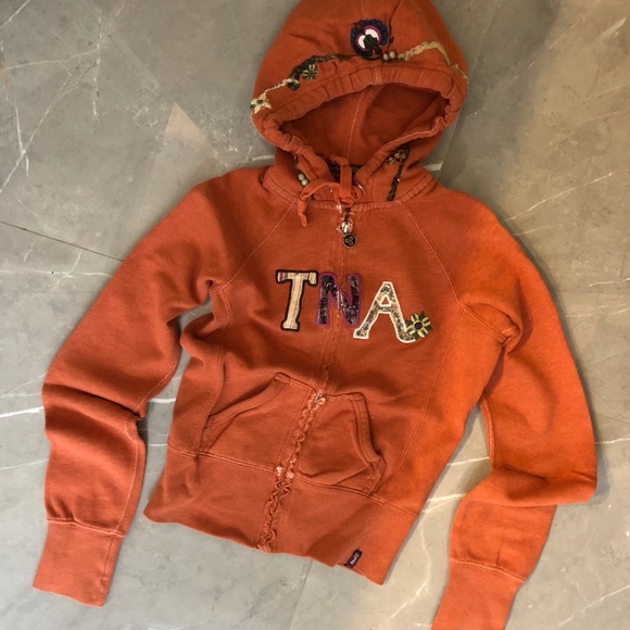 Aritzia Tops - 💜Price Drop💜TNA women’s zippered hoodie, size XS